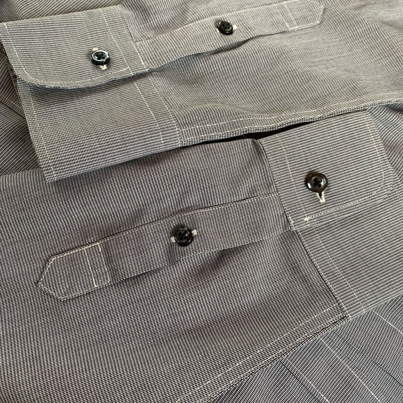 Like new! Brook Brothers button-down shirt - Picture 4 of 10